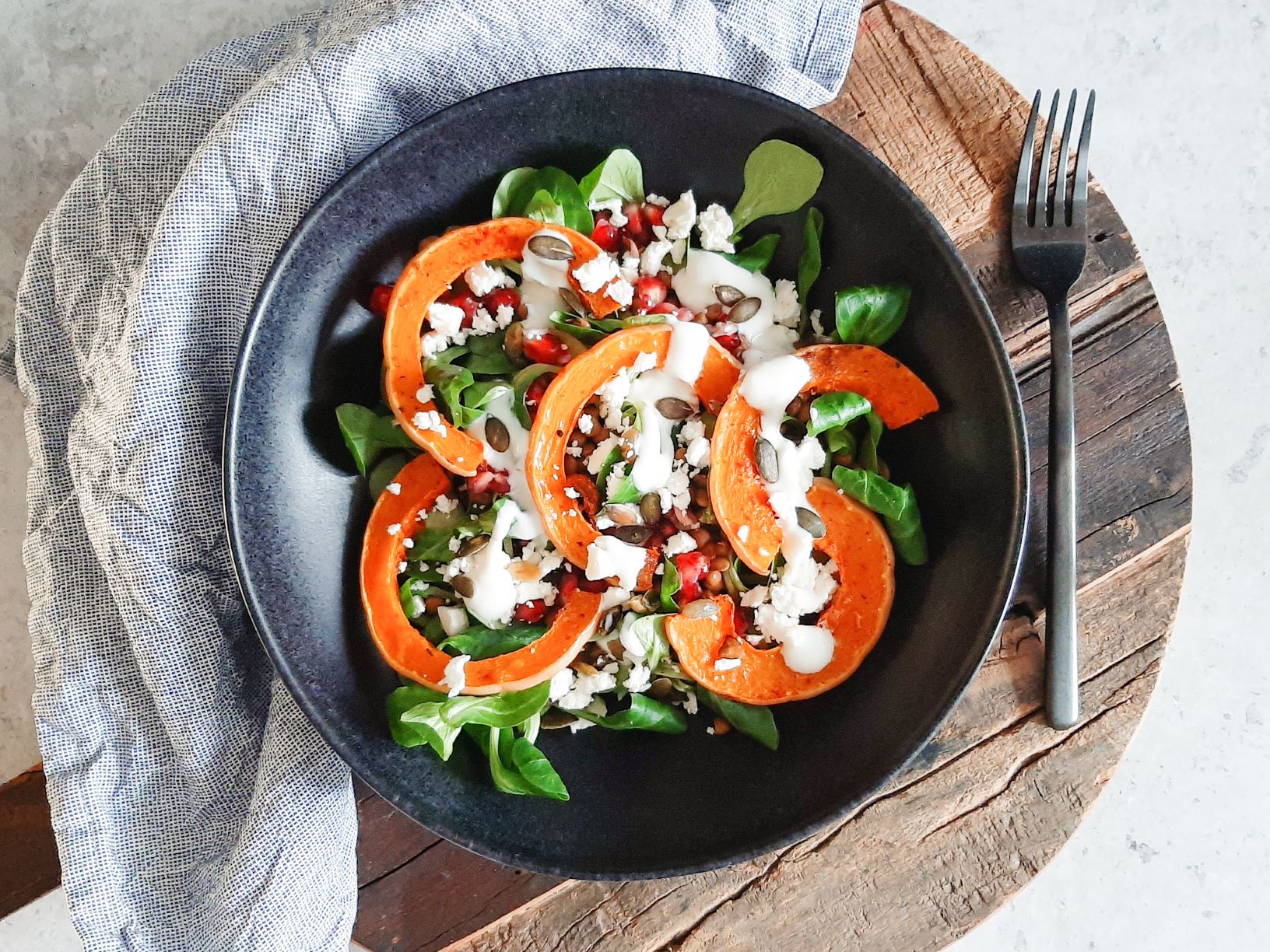 Linzensalade met geroosterde pompoen en feta