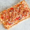 Flammkuchen met BBQ chicken