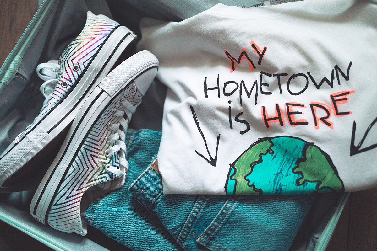 T-shirt print: My hometown is here (earth)